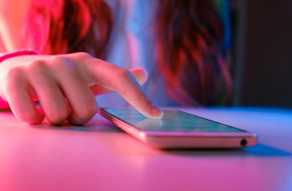 McAllan urges schools to act ahead of new legislation on mobiles in class